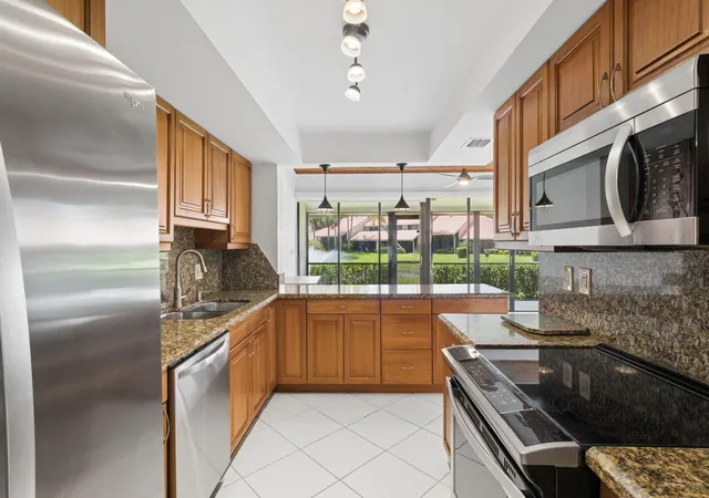 Homes for sale in Palm Beach Gardens, FL | 119 Old Meadow Wy, Palm Beach Gardens, FL 33418 | MLS# B26053358