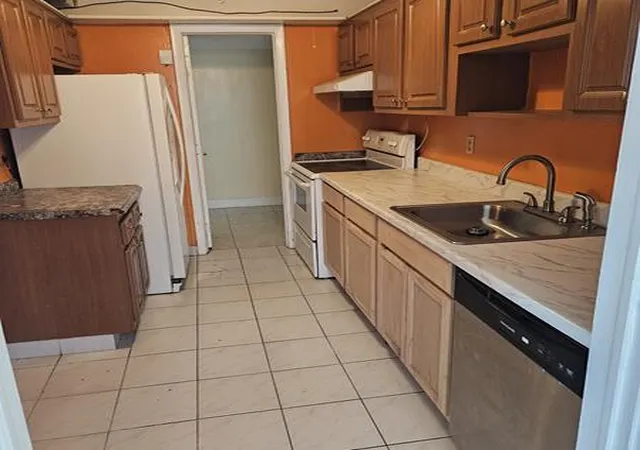 2nd image of 4174 Inverrary Dr #702, Lauderhill, FL 33319 | MLS# B26053372