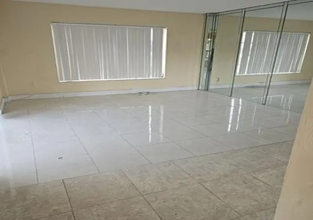 4th image of 4174 Inverrary Dr #702, Lauderhill, FL 33319 | MLS# B26053372