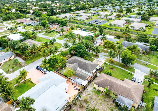 47th image of 2655 Dorson Wy, Delray Beach, FL 33445 | MLS# B26053401