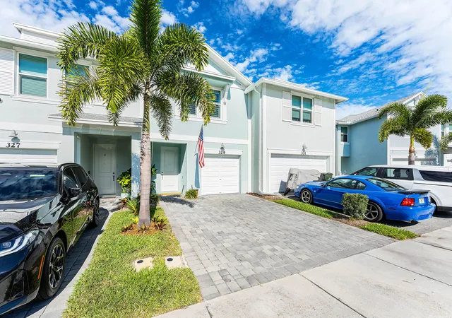 3rd image of 329 Se Halifax Ln, Stuart, FL 34994 | MLS# B26053415