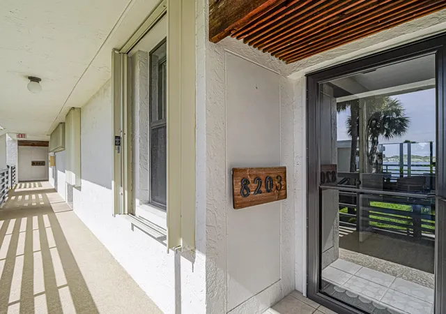 4th image of 1950 Sw Palm City Rd #Apt 8-203, Stuart, FL 34994 | MLS# B26053434
