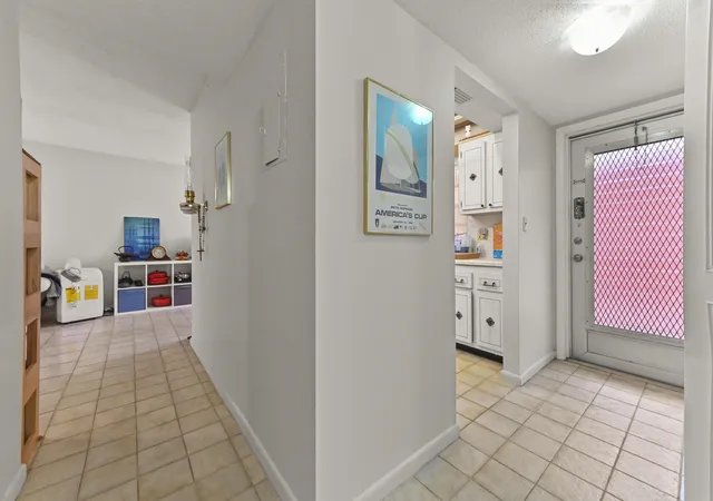 3rd image of 22 Golfs Edge D, West Palm Beach, FL 33417 | MLS# B26053441