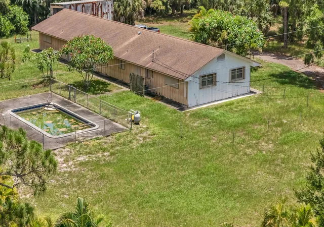 3rd image of 4899 S Haverhill Rd, Lake Worth, FL 33463 | MLS# B26053449