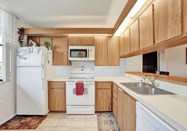 5th image of 1524 Whitehall Dr #406, Davie, FL 33324 | MLS# B26053485