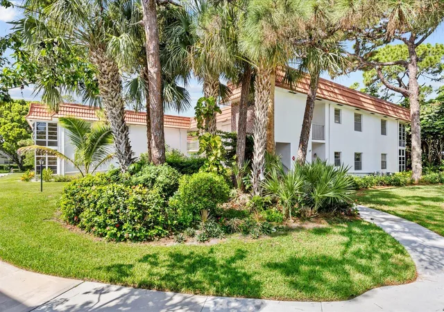 2nd image of 2600 Se Ocean Blvd #DD-8, Stuart, FL 34996 | MLS# B26053504