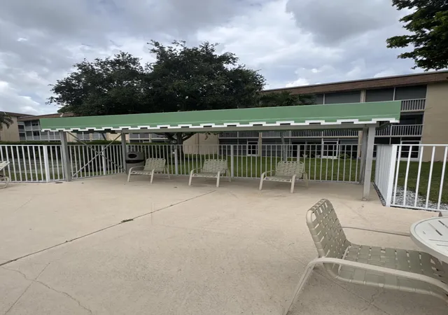 5th image of 700 Village Green Ct #221, Palm Springs, FL 33461 | MLS# B26053491