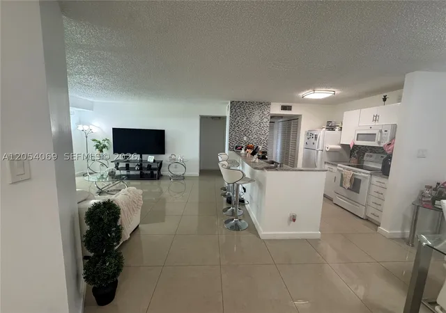 Listing Photo 2 - Condo for sale at Royal Palm Place, Unit 206 10610 Sw 158Th Ct, Royal Palm Place, Miami, FL 33196 | Built Year: 1990-1999