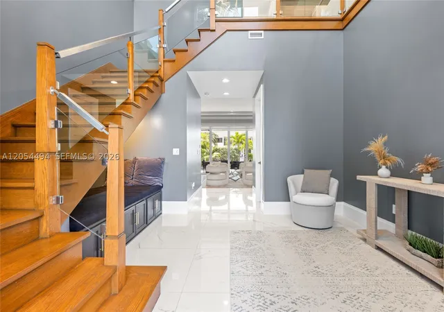 2nd image of 924 Evergreen Dr, Delray Beach, FL 33483 | MLS# A12054494