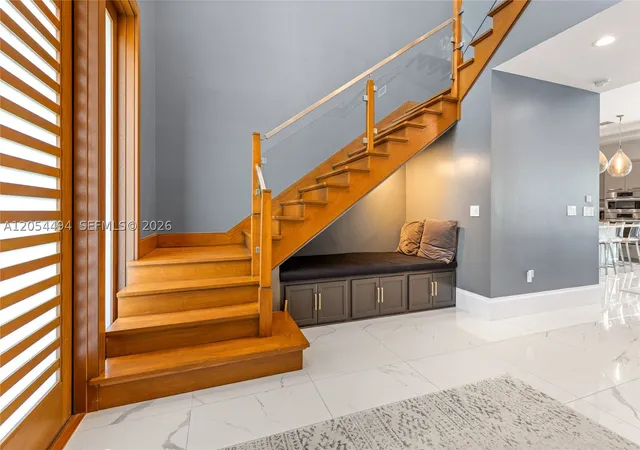3rd image of 924 Evergreen Dr, Delray Beach, FL 33483 | MLS# A12054494