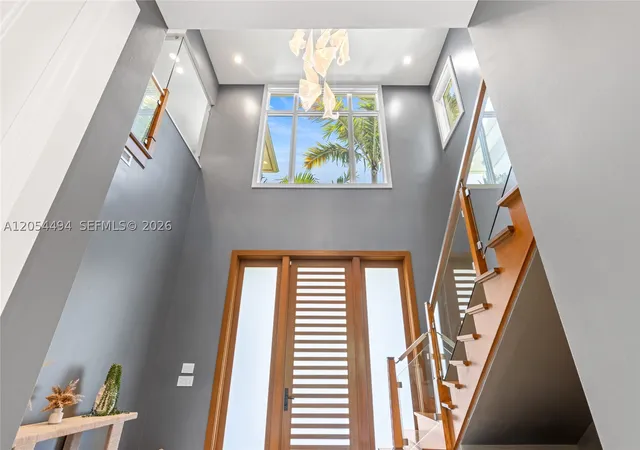 5th image of 924 Evergreen Dr, Delray Beach, FL 33483 | MLS# A12054494