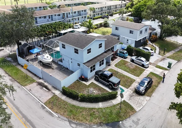 Photo 2 of Single family home for sale at 7400 Nw 1st Ct, Pembroke Pines, FL 33024 | MLS# A12055307 | Listing updated on 2026-10-01