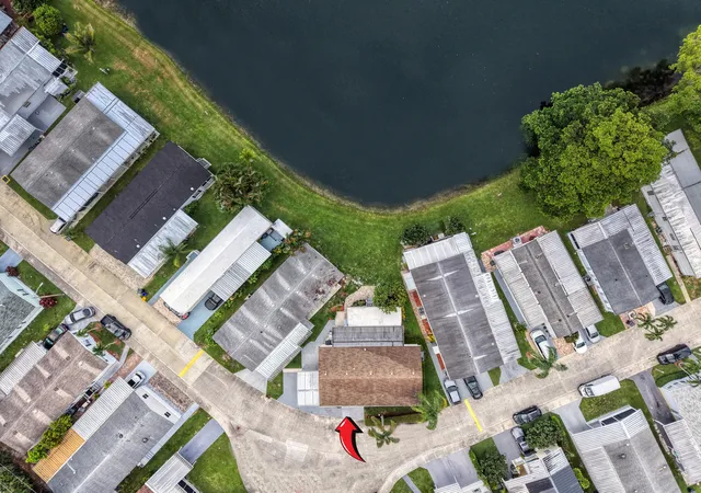 3rd image of 138 Plantation Blvd, Lake Worth, FL 33467 | MLS# B26053822
