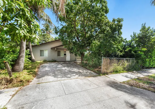 1st image of 417 Upland Rd, West Palm Beach, FL 33401 | MLS# B26053834