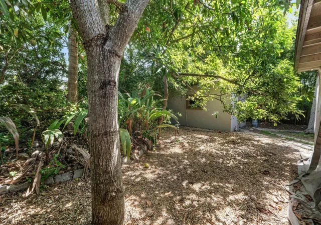 23rd image of 417 Upland Rd, West Palm Beach, FL 33401 | MLS# B26053834