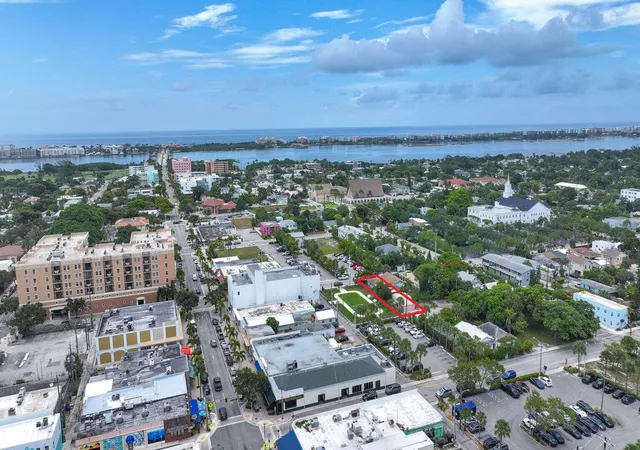1st image of 17 S L St, Lake Worth Beach, FL 33460 | MLS# B26053847
