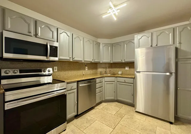 3rd image of 124 Ne 19Th Ct #B102, Wilton Manors, FL 33305 | MLS# B26053873