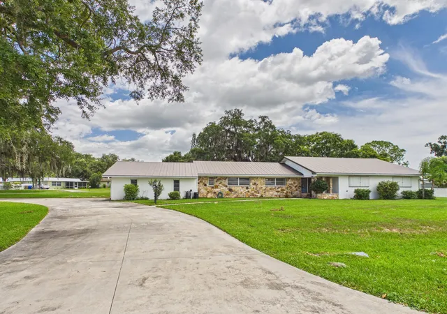 1st image of 1501 Se 8th Dr, Okeechobee, FL 34974 | MLS# B26053875