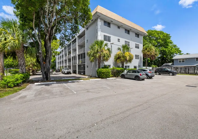 2nd image of 1407 Ne 56Th St, Fort Lauderdale, FL 33334