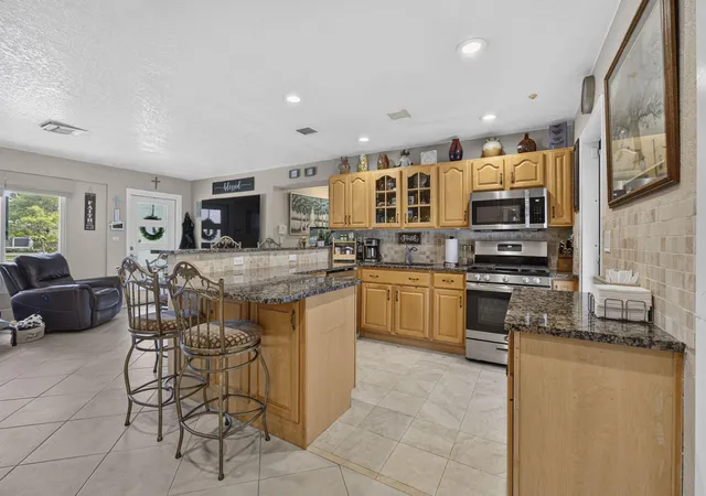 3rd image of 240 Gregory Rd, West Palm Beach, FL 33405 | MLS# B26053905