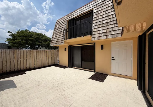 27th image of 169 Lake Arbor Dr, Palm Springs, FL 33461 | MLS# B26053912