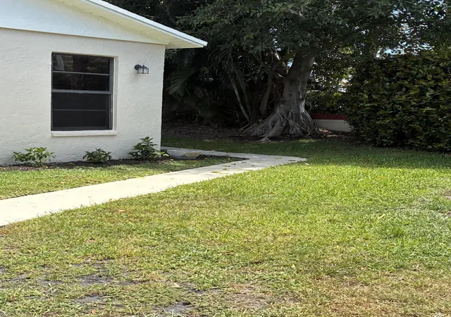 Homes for sale in Boynton Beach, FL | 5021 Mirror Lakes Blvd, Boynton Beach, FL 33472 | MLS# B26053937