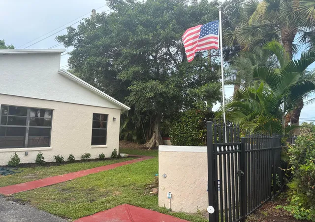 Homes for sale in Boynton Beach, FL | 5021 Mirror Lakes Blvd, Boynton Beach, FL 33472 | MLS# B26053937