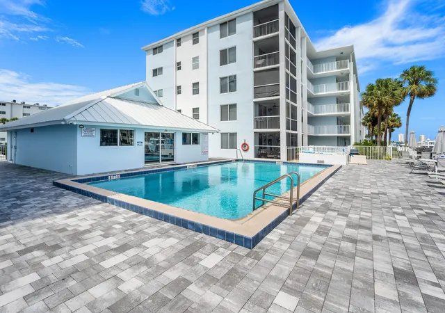 2nd image of 108 Paradise Harbour Blvd, North Palm Beach, FL 33408