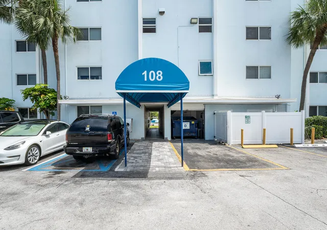 3rd image of 108 Paradise Harbour Blvd #107, North Palm Beach, FL 33408 | MLS# B26054062
