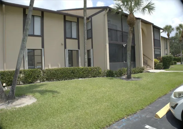 5th image of 824 Sky Pine Wy #C1, Greenacres, FL 33415 | MLS# B26054077