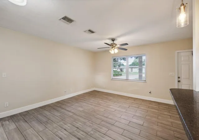 Homes for sale in Vero Beach, FL | 1455 15Th Ave, Vero Beach, FL 32960 | MLS# B26054130