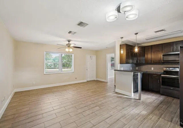 Homes for sale in Vero Beach, FL | 1455 15Th Ave, Vero Beach, FL 32960 | MLS# B26054130