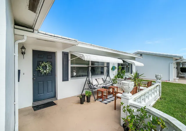 1st image of 114 Sw 8th Ct, Boynton Beach, FL 33426 | MLS# B26054155