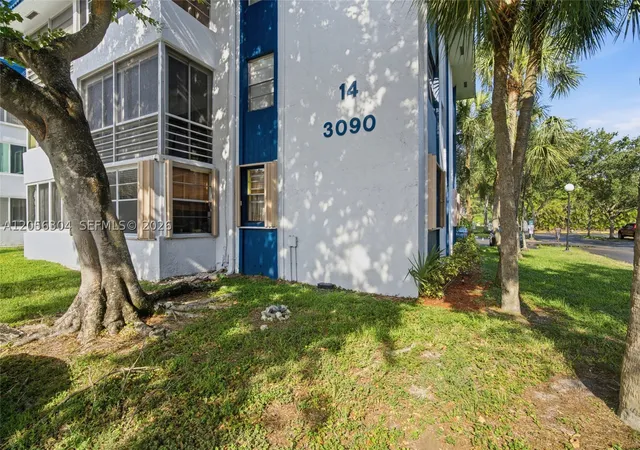 Listing Photo 1 - Condo for sale in building located at 3090 Holiday Springs Blvd, Margate, FL 33063 - Unit #204