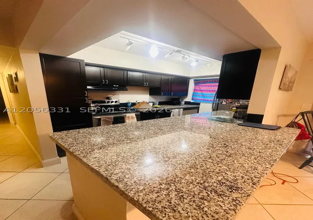 3rd image of 665 Enfield St, Boca Raton, FL 33487