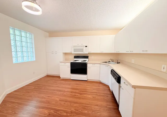 5th image of 4300 Nw 30Th St #343, Coconut Creek, FL 33066 | MLS# B26054193