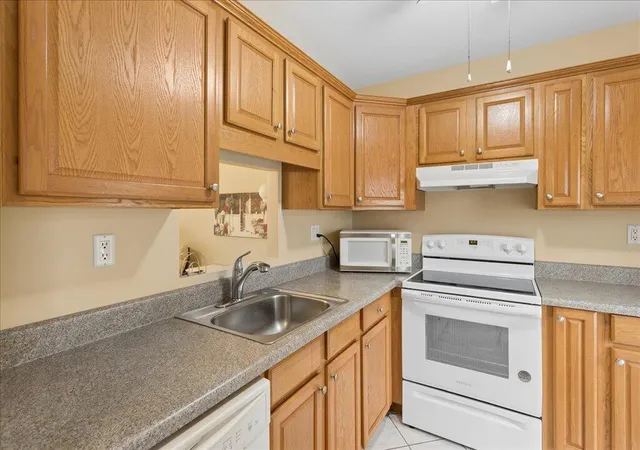 5th image of 4321 Nw 16Th St #C202, Lauderhill, FL 33313 | MLS# B26054222