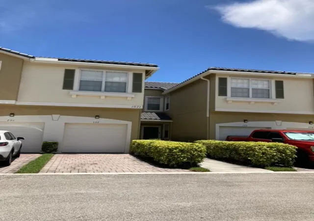 3rd image of 1571 Se Hampshire Wy #102, Stuart, FL 34994 | MLS# B26054244