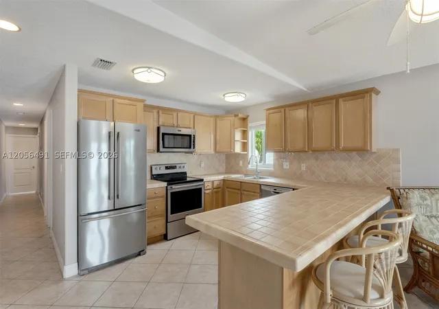 4th image of 46 Sadowski Cswy, Key Colony, FL 33051 | MLS# A12056491