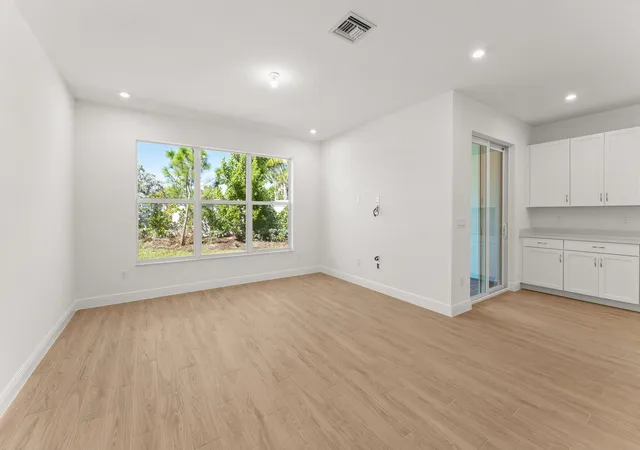 4th image of 3636 Nw Solange Ct, Jensen Beach, FL 34957 | MLS# B26054352