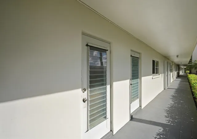 2nd image of 3401 Spanish Trl N, Delray Beach, FL 33483