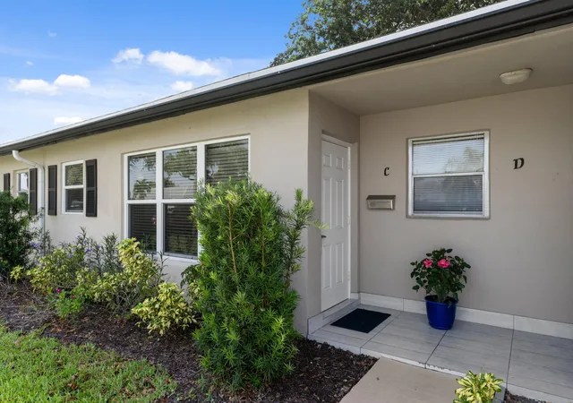 2nd image of 947 Circle Dr #C, Delray Beach, FL 33445 | MLS# B26054395