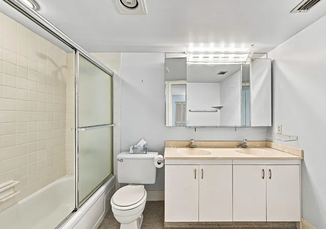5th image of 2901 Victoria Cir, Coconut Creek, FL 33066