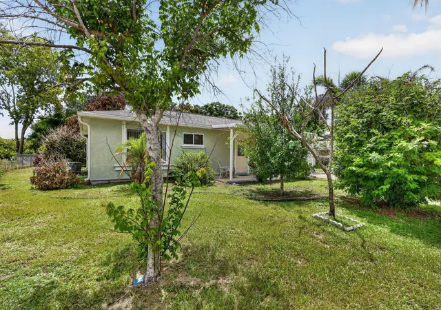 Homes for sale in Port St Lucie, FL | 1334 Se Vestridge Ln, Port St Lucie, FL 34952 | MLS# B26054425