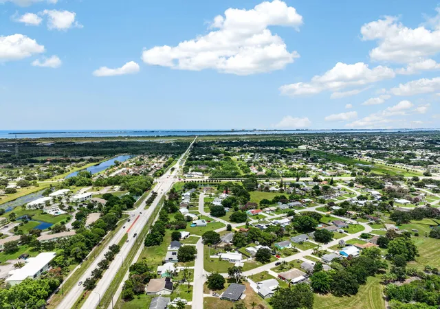 Homes for sale in Port St Lucie, FL | 1334 Se Vestridge Ln, Port St Lucie, FL 34952 | MLS# B26054425