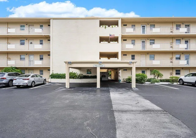 Homes for sale in Boynton Beach, FL | 2615 Ne 3rd Ct #308, Boynton Beach, FL 33435 | MLS# B26054436