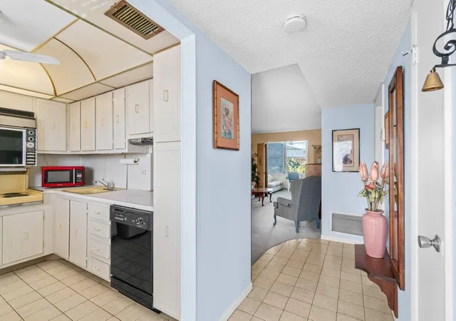 Homes for sale in Boynton Beach, FL | 2615 Ne 3Rd Ct #308, Boynton Beach, FL 33435 | MLS# B26054436