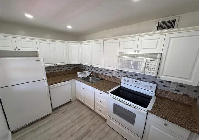 5th image of 2710 Riverside Dr #201-A, Coral Springs, FL 33065 | MLS# B26054510