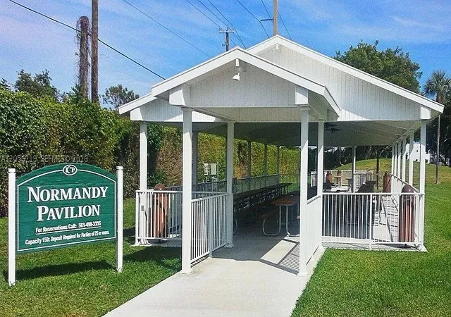 2nd image of 899 S Normandy, Delray Beach, FL 33484