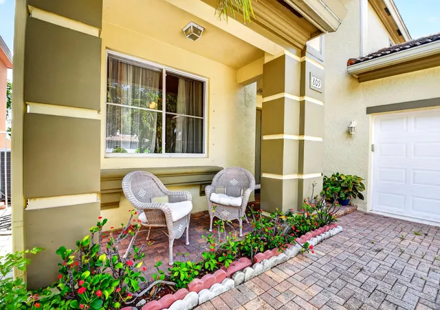 4th image of 809 Triana St, West Palm Beach, FL 33413 | MLS# B26054514